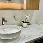 Apartment Lootsi Haven - Modern With Free Parking *