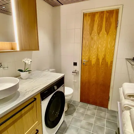 Lootsi Haven - Modern With Free Parking Апартаменты *