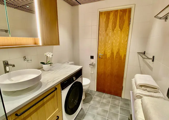 Lootsi Haven - Modern With Free Parking דירה *