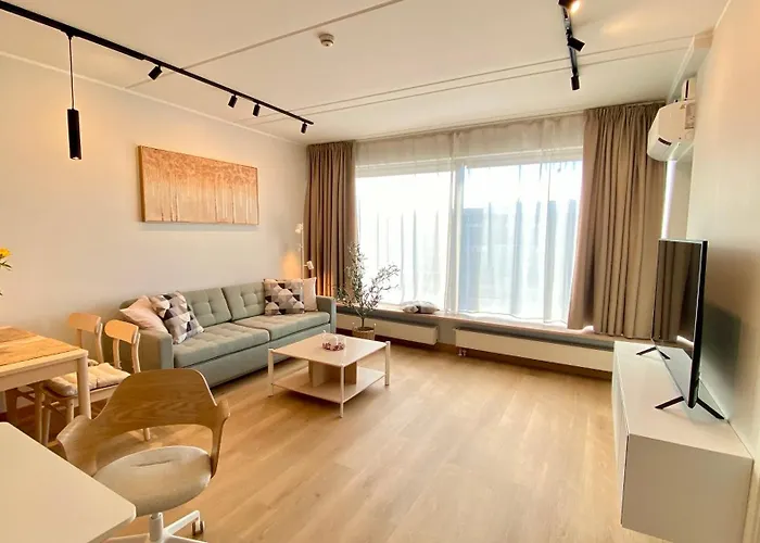 Lootsi Haven - Modern With Free Parking דירה *