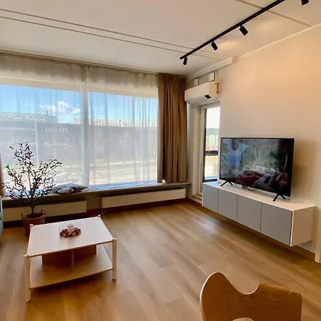 Lootsi Haven - Modern With Balcony Apartment Tallinn