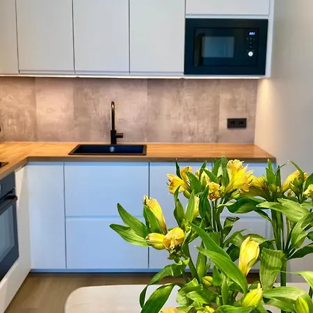 Lootsi Haven - Modern With Free Parking Apartamento